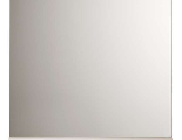 kylpyhuoneen-peili-hyllyllä